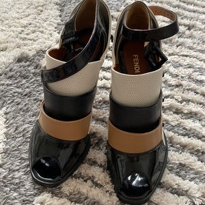 New Fendi Shoes 40 (without box)